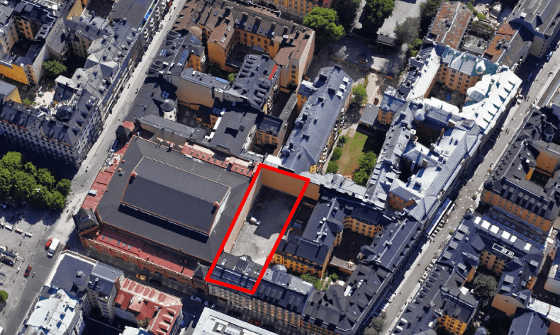 Innergården på Humlegårdsgatan 5-9 förtätas med ett lägenhetshus i 5-våningar. Det nya gårdshuset tar viktiga parkeringsplatser i anspråk och innebär ökad byggnation och bullerstörning i området kring Östermalmstorg. Flera närboende berörs negativt genom försämrade ljusförhållanden och ökad skuggning.